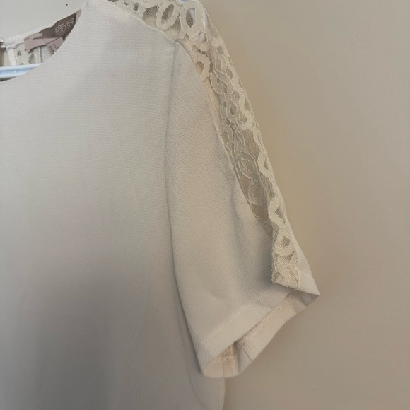 2/20 Forever 21 Off White Lace Panelled Top - Women’s Small - Picture 4 of 8